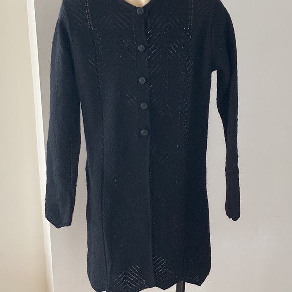 Beautiful Scalloped Edge Cardigan - Picture 3 of 12